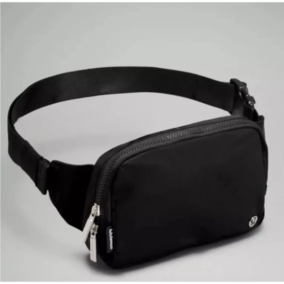 🆕 NWT Lululemon Everywhere Belt Bag 2L Black Large - Picture 7 of 10